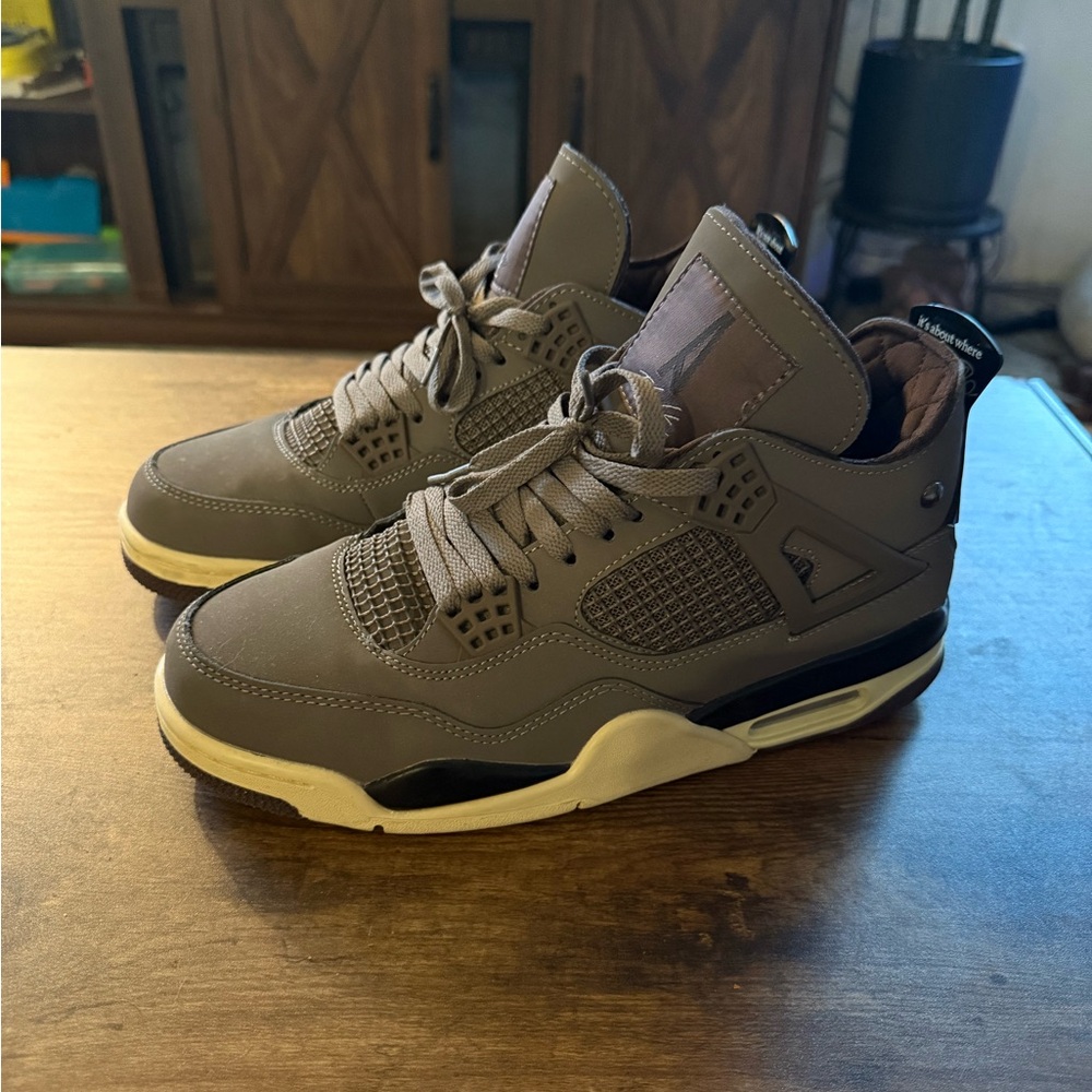 A Ma Maniere Jordan 4 - Violet Ore - 9.5